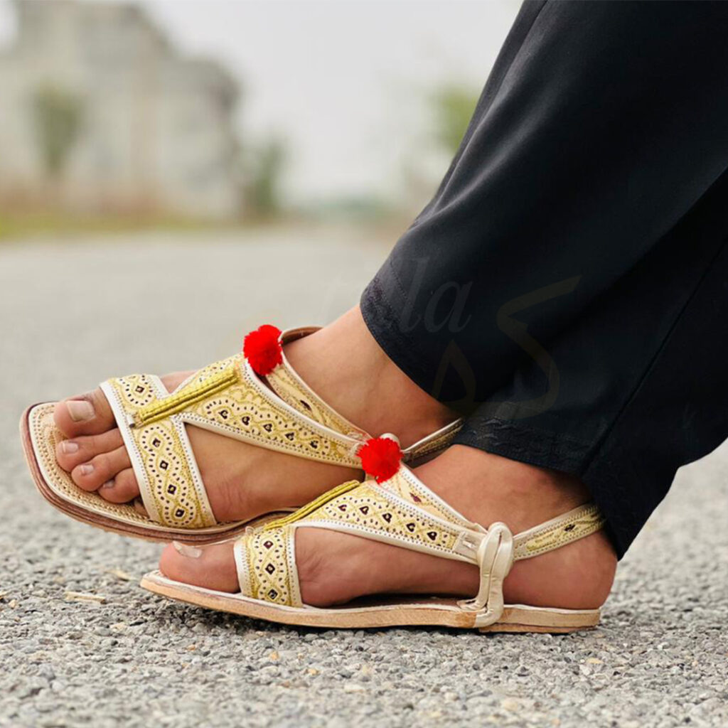 tillakheri, tillachappal, tillywalichappal, zarichappal, talagang zari chappal, lawachappal, zarichappaldesign, ChakwaliaShoes, zarichappal, zarikheri, mianwalizarichappal